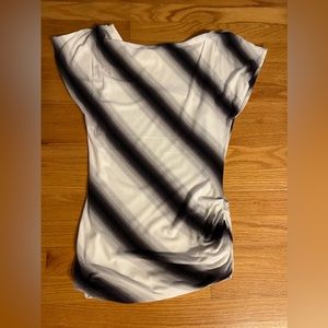 White House Black Market XS Black, White, and Grey Short Sleeve Shirt